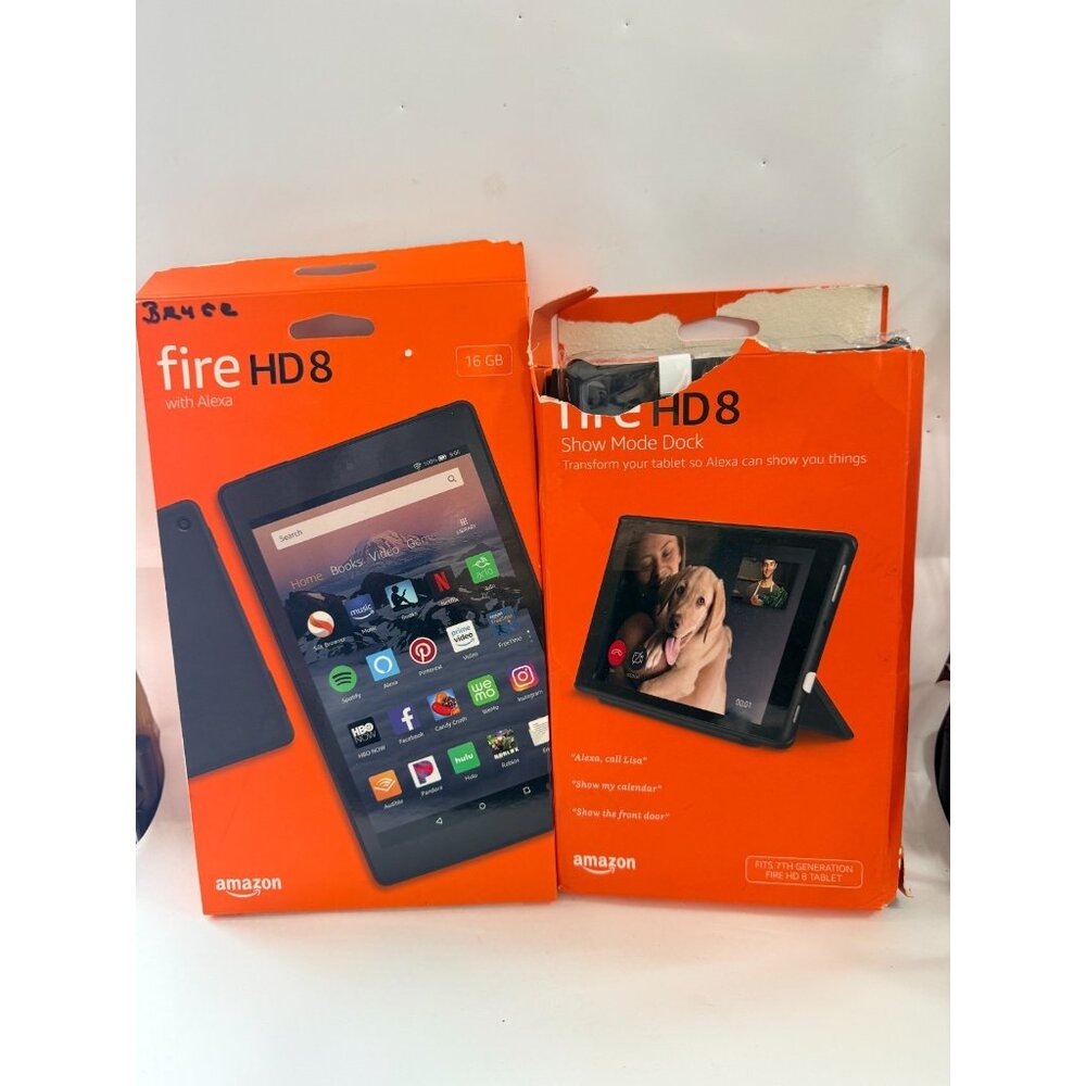 Amazon Fire HD 8 (8th Generation) 16 GB, Wi-Fi,Black w/ show mode dock - Picture 4 of 4